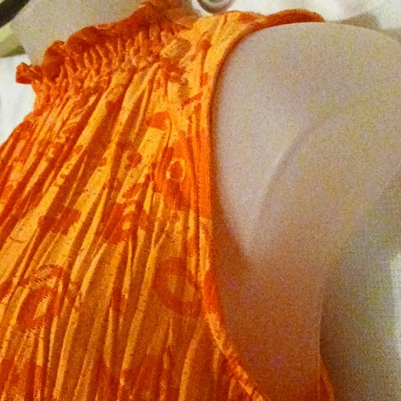 Top - Picture 4 of 10